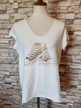 New Collection White Top With Gold Shoes Print